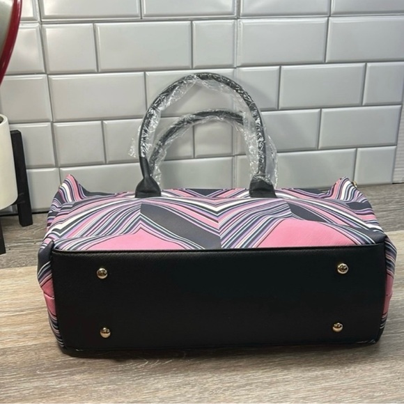 TRINA TURK Medium Sized Tote Pastel Chevron Print in Vegan Leather NWT! - Picture 4 of 9